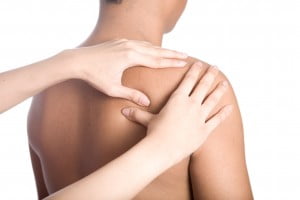 massage therapist fixing infraspinatus pain