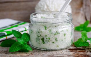 5 Ways To Use Peppermint Oil To Revitalize Your Skin And Hair This Winter