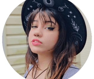 Elle Clark, esthetician